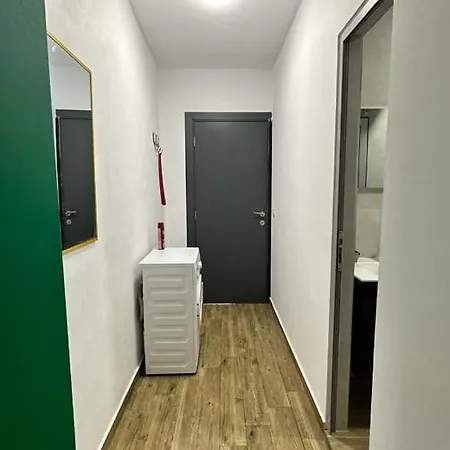 Apartment Host Elios